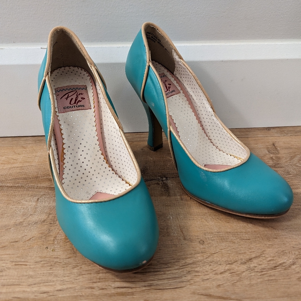 Pin Up Couture Pumps